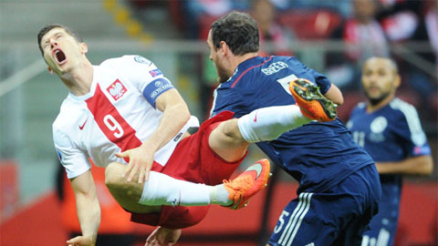 02h45 ngày 14/11: Ba Lan vs Iceland