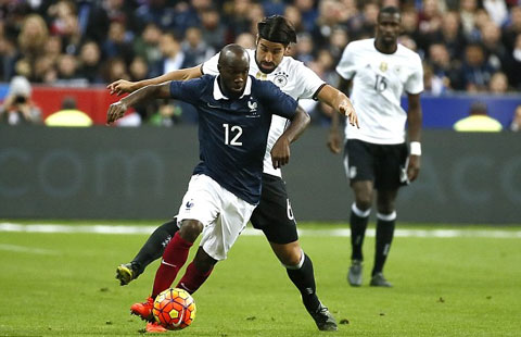 Lassana Diarra trong trận giao hữu giữa Pháp và Đức