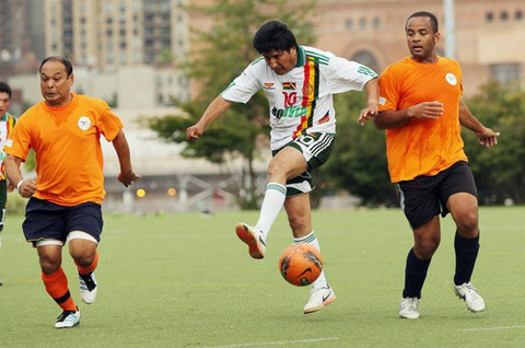 Tổng thống Morales của Bolivia có mong muốn được trở thành một cầu thủ