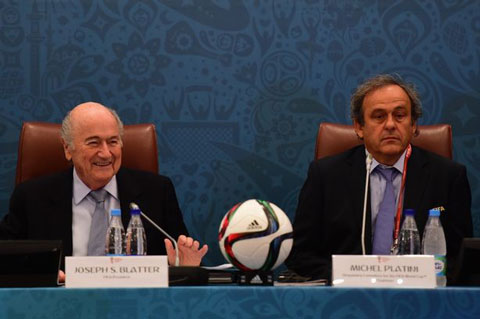 Hai người đàn ông quyền lực bậc nhất làng bóng đá đang gặp rắc rối với FIFA