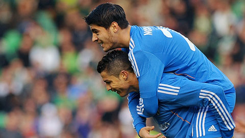 Tin giờ chót ngày 19/11: Real sẽ đưa Morata về thay Ronaldo