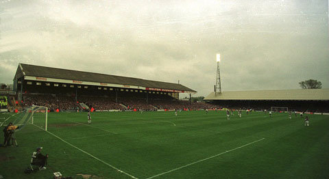 Bolton Wanderers chơi trên sân nhà Burnden Park trong hơn 100 năm. Sân đã chứng kiến một thảm họa của bóng đá Anh, khi 33 CĐV bị dẫm chết và 400 người khác bị thương trong một trận đấu ở cúp FA năm 1946.