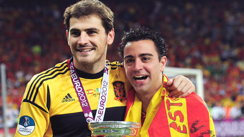 Một tình bạn đẹp và cao cả giữa Casillas và Xavi
