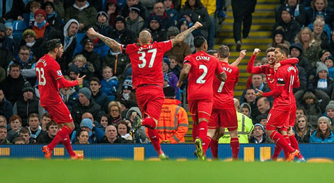 Cầu thủ Liverpool ăn mừng sau bàn thắng vào lưới đội chủ nhà