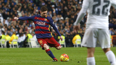 Messi vào sân ở hiệp 2 và ghi dấu ấn ở bàn thắng thứ 2 của Suarez