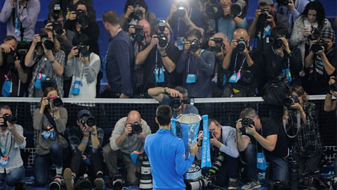 Djokovic và những thước hình 'độc' sau khi vô địch ATP Finals