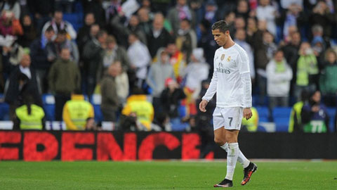 Ronaldo đề nghị chủ tịch Perez: “Chọn tôi hoặc Benitez”