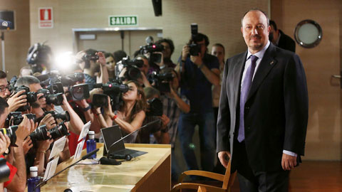 Real tổ chức họp báo ủng hộ Benitez tại vị