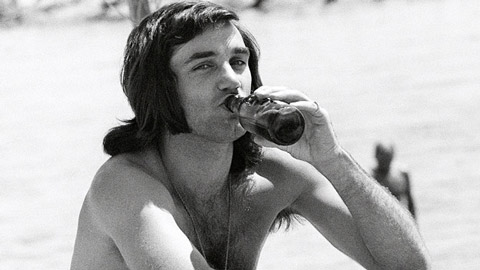 Rượu là tác nhân ảnh hưởng to lớn đến cuộc đời George Best 
