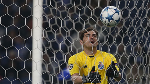 Casillas phản pháo vì bị chế nhạo sai lầm