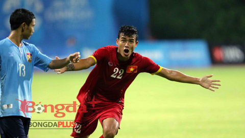 Thanh Hiền ăn mừng bàn thắng vào lưới Lào ở SEA Games 28 - Ảnh: Đức Cường