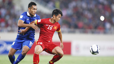 Tiến Dũng là một trong những trung vệ chơi chân tốt hiếm hoi của bóng đá Việt Nam