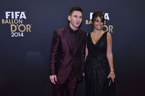 Siêu sao Lionel Messi (Barcelona) không phù hợp với kiểu trang phục lòe loẹt
