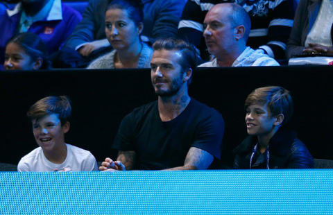 Ông bố 4 con hộ tống quý tử tới theo dõi các trận tennis tại Barclays ATP World Tour Finals diễn ra ở London hối cuối tháng 11