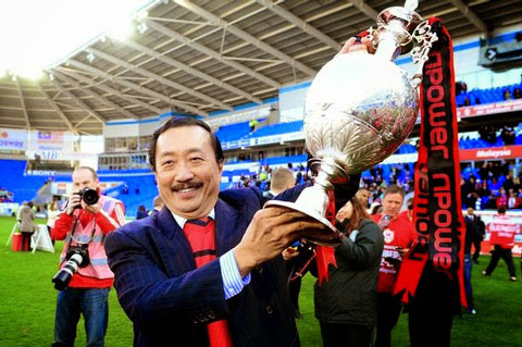 Vincent Tan đã giúp Cardiff thăng lên Ngoại hạng Anh năm 2013