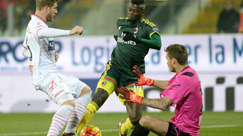 Milan tiếp tục thất thường với trận hòa tẻ nhạt trước Carpi