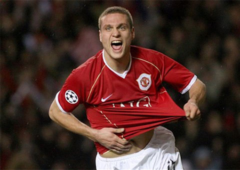 Vidic ăn mừng bàn thắng đầu tiên trong màu áo Quỷ đỏ