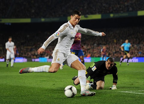 Ronaldo đang thiếu những bàn thắng đẹp và đúng thời điểm