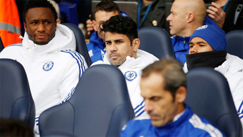Diego Costa lần đầu lên tiếng về vụ ném áo tập vào Mourinho