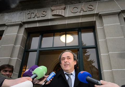 Platini tham gia phiên điều trần tại CAS