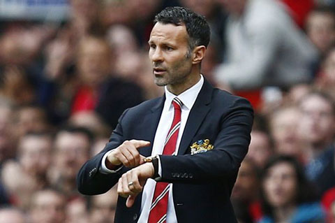 Đã có lúc thấy hình bóng của Sir Alex Ferguson nơi Giggs