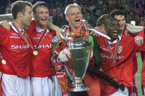 Với những ngôi sao ngoại quốc như Schmeichel và Dwight Yorke đã giúp M.U đoạt Champions League 1998/99