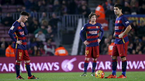 Messi - Suarez mất liên lạc, Barca vấp ngã