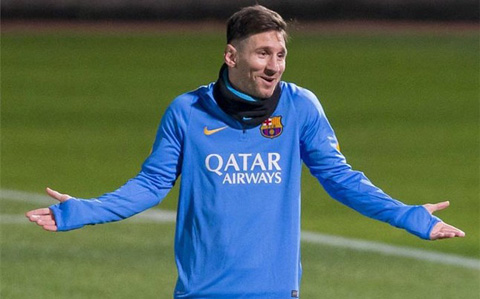 Messi khá hào hứng trên sân tập cùng các đồng đội