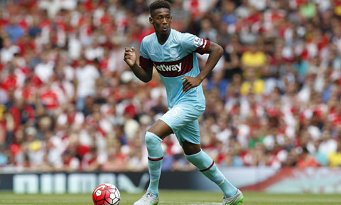 Reece Oxford thi đấu chững chạc trong trận gặp Arsenal