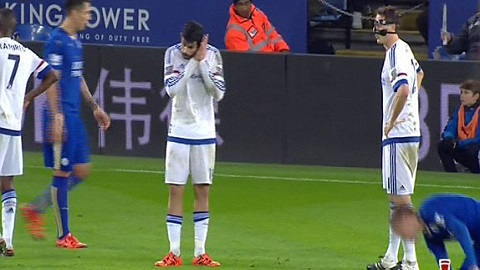 Diego Costa chỉ trích đồng đội… ngủ gật sau bàn thắng của Vardy