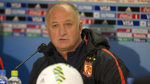 HLV Scolari rất tự tin trước trận đấu với Barca