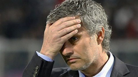 Ngày làm việc cuối cùng của Mourinho ở Chelsea như thế nào?