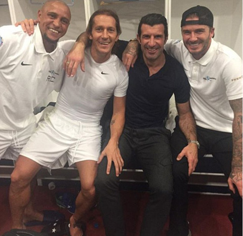 Beckham đăng lên trang Instagram cá nhân tấm hình chụp chung với các đồng đội cũ ở Real Madrid gồm Roberto Carlos, Michel Salgado và Luis Figo