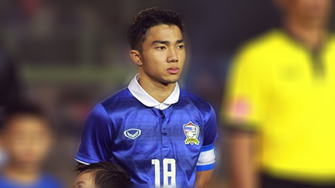 Kiatisak trao băng đội trưởng U23 Thái Lan cho “Messi Thái”