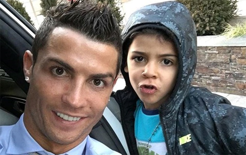Ronaldo muốn có thêm em cho con trai mình