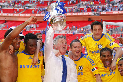 Hiddink giúp Chelsea vô địch cúp FA 2009