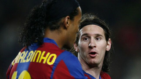 Messi tiết lộ chuyện tiếp nhận chiếc áo số 10 từ Ronaldinho