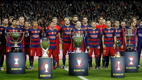 Các cầu thủ Barca giới thiệu 5 danh hiệu vô địch trong năm 2015