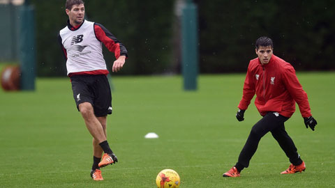 Gerrard trở về Anh và tham gia tập luyện cùng Liverpool