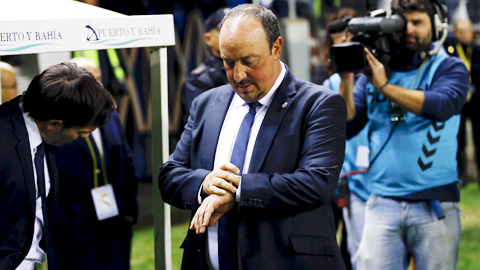 Benitez tự mua dây thòng lọng khi đến Real