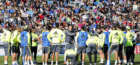 Zidane dặn dò các học trò trước buổi tập