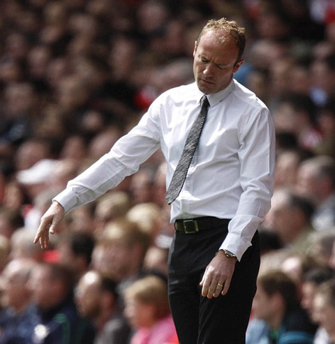 Shearer thất bại thảm hại khi dẫn dắt Newcastle