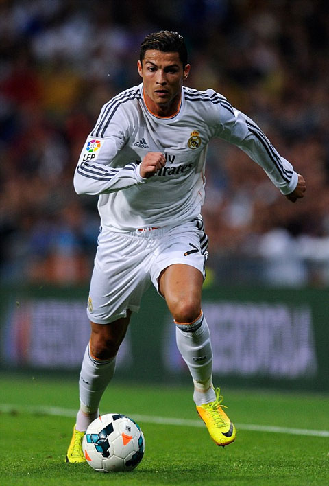 -Siêu sao người Bồ Đào Nha là cầu thủ ghi nhiều bàn thắng nhất lịch sử Real Madrid