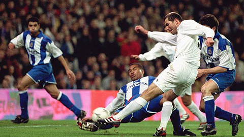 Real đối đầu Deportivo: Ký ức về siêu phẩm của Zidane