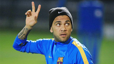 Barca không hài lòng với Alves