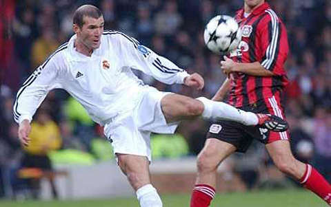Cú vô-lê kinh điển của Zidane