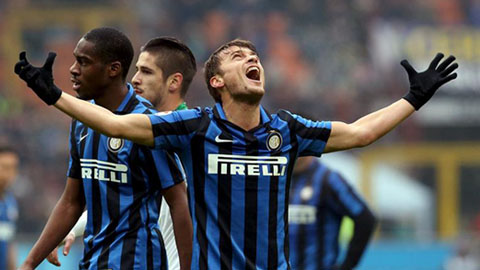 Inter thua Sassuolo, mất luôn ngôi đầu Serie A