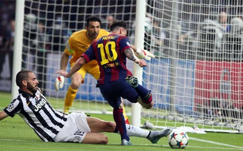 6/6/2015: Trận chung kết Champions League, Barca đánh bại Juventus với tỉ số 3-1 để bước lên ngôi vô địch. Messi tuy không ghi bàn nhưng thi đấu cực hay trong vai trò kiến thiết. Đội bóng xứ Catalan trở thành đội bóng duy nhất trong lịch sử hai lần đoạt cú “ăn ba” (ở các mùa 2008/09 và 2014/15).