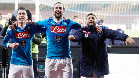 Napoli vô địch Serie A lượt đi: Đáng mặt anh hào