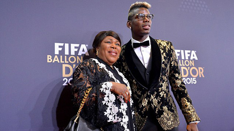 Mẹ con Pogba trở thành thảm họa thời trang ở Quả bóng Vàng FIFA 2015